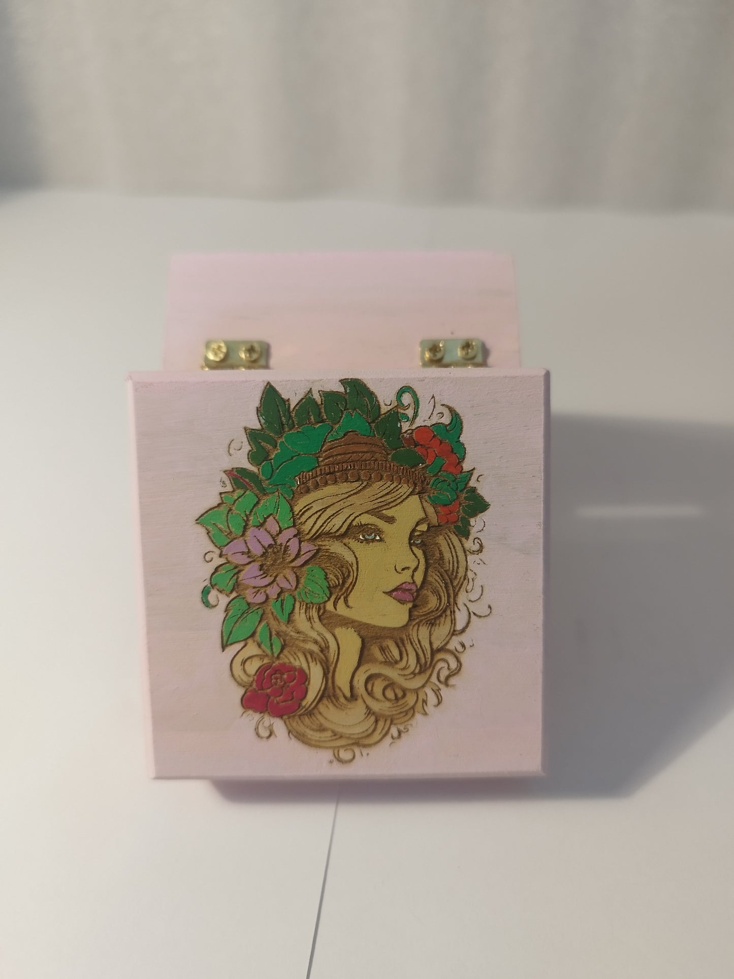 Pretty engraved and hand painted jewellery box