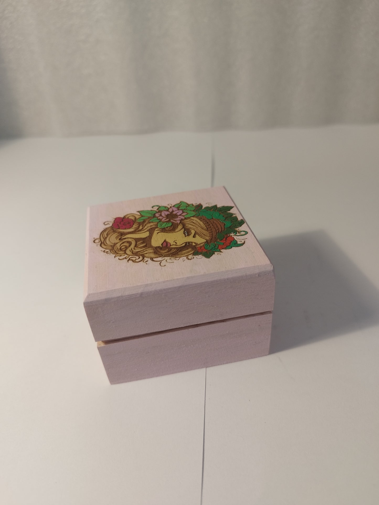 Pretty engraved and hand painted jewellery box
