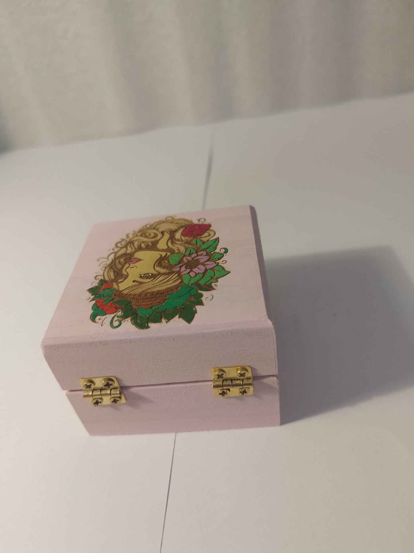 Pretty engraved and hand painted jewellery box