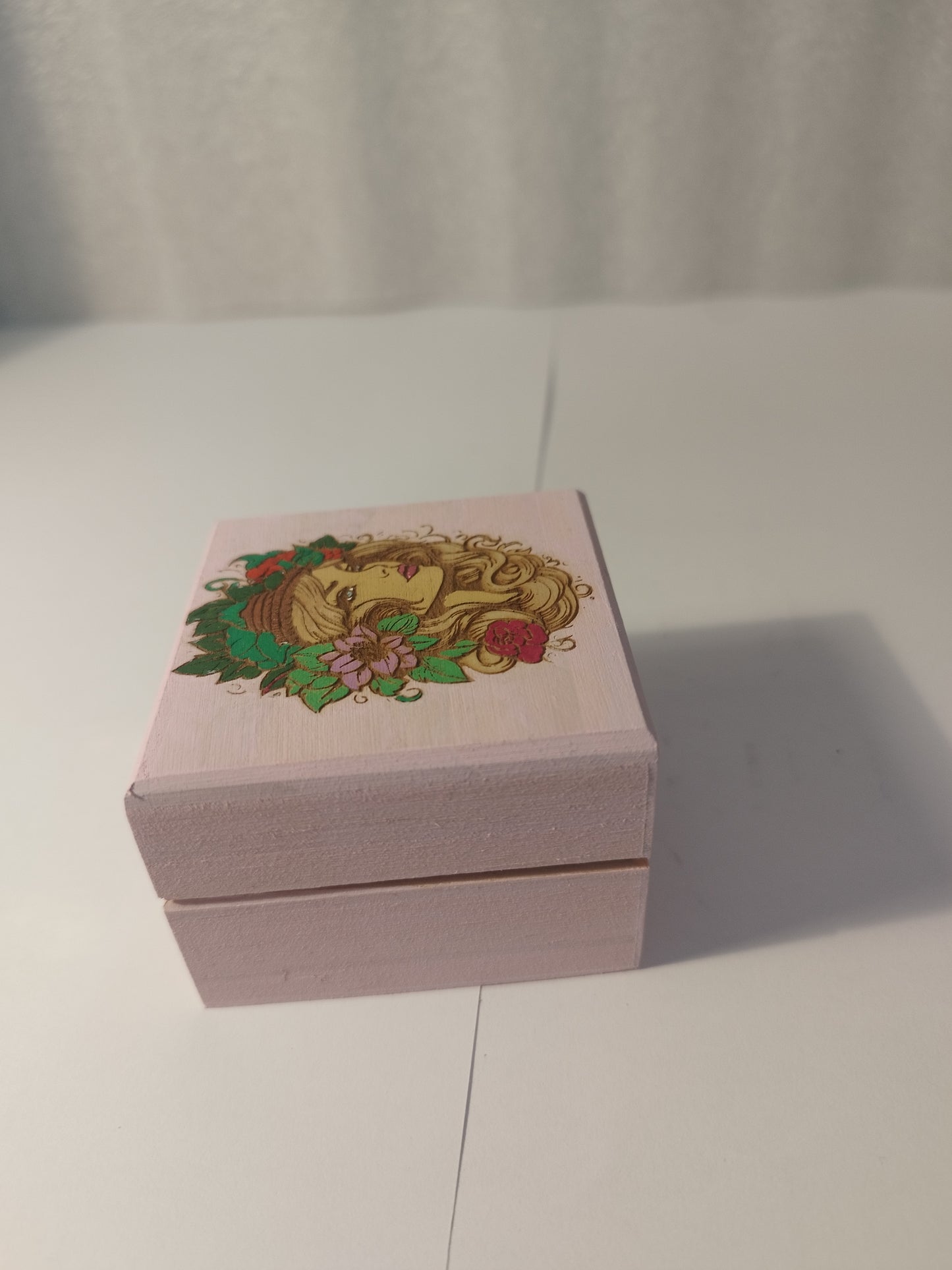 Pretty engraved and hand painted jewellery box
